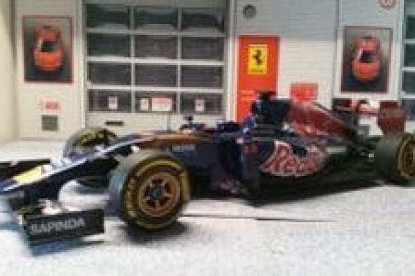 1/20 2015 Toro Rosso STR10 Launch #33 Max Verstappen